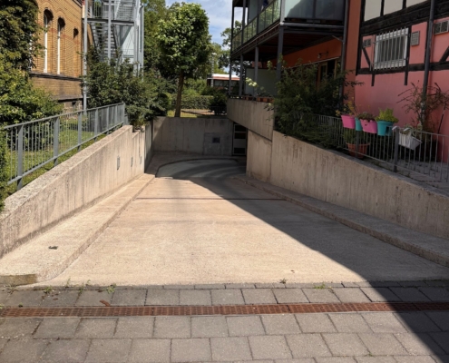 Zufahrt zur Garage