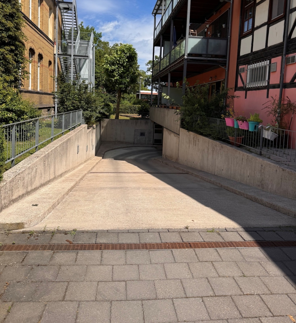 Zufahrt zur Garage